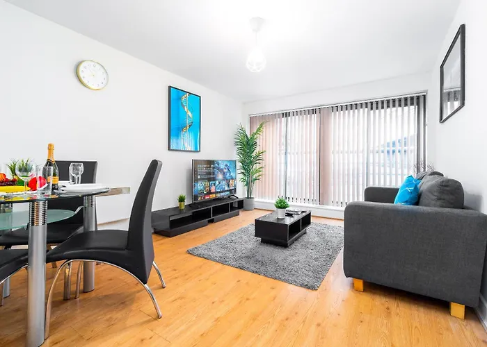 City Centre - Two Bed Apartment - Digbeth - Secure Parking - Netflix - Wifi - 15A